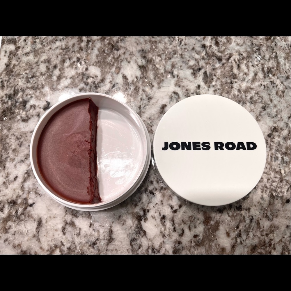 Jones Road Miracle Bam in Tawny